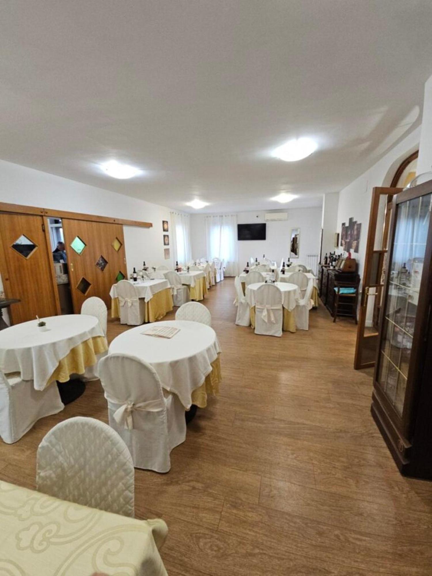 Hotel Mazzocchetti 치타 산트  안젤로 외부 사진