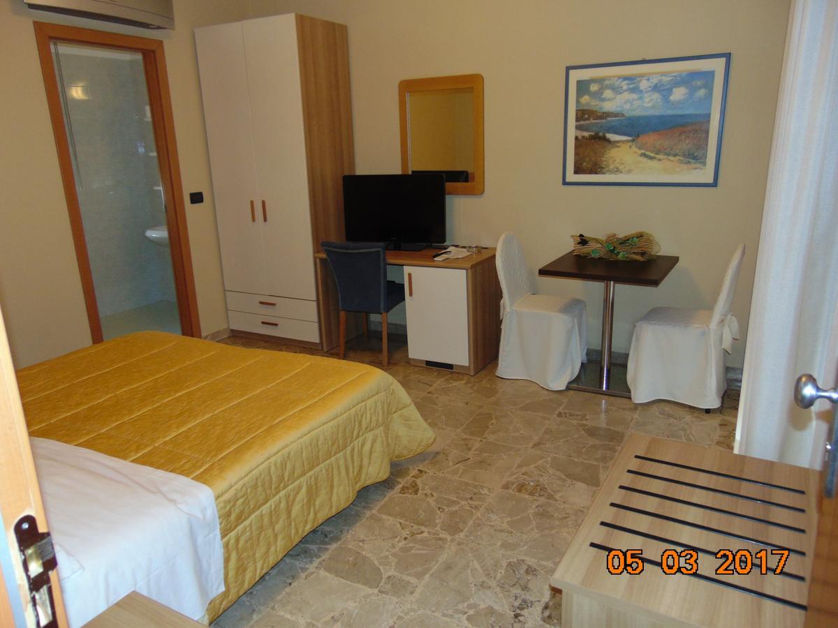 Hotel Mazzocchetti 치타 산트  안젤로 외부 사진