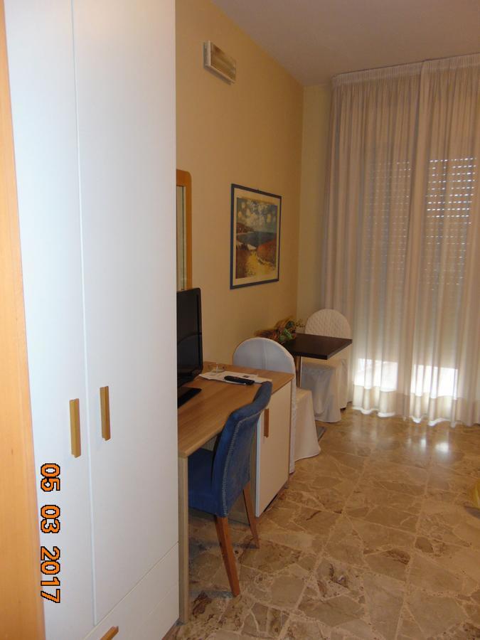 Hotel Mazzocchetti 치타 산트  안젤로 외부 사진