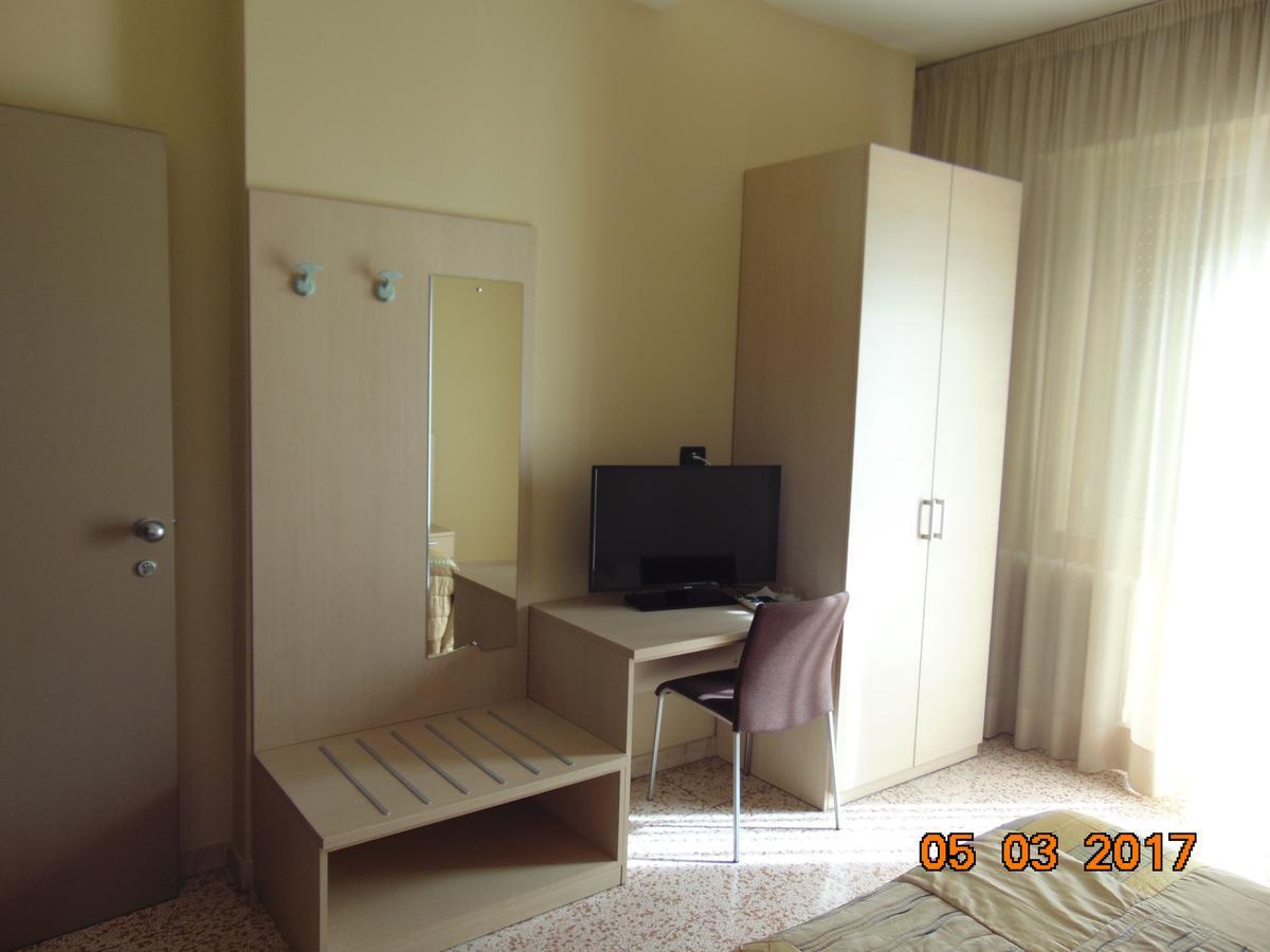 Hotel Mazzocchetti 치타 산트  안젤로 외부 사진