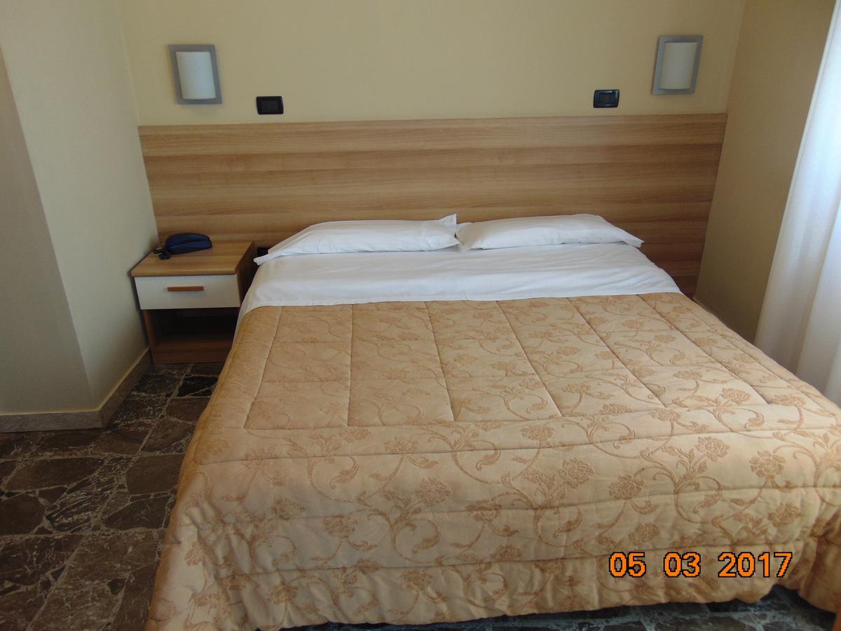 Hotel Mazzocchetti 치타 산트  안젤로 외부 사진