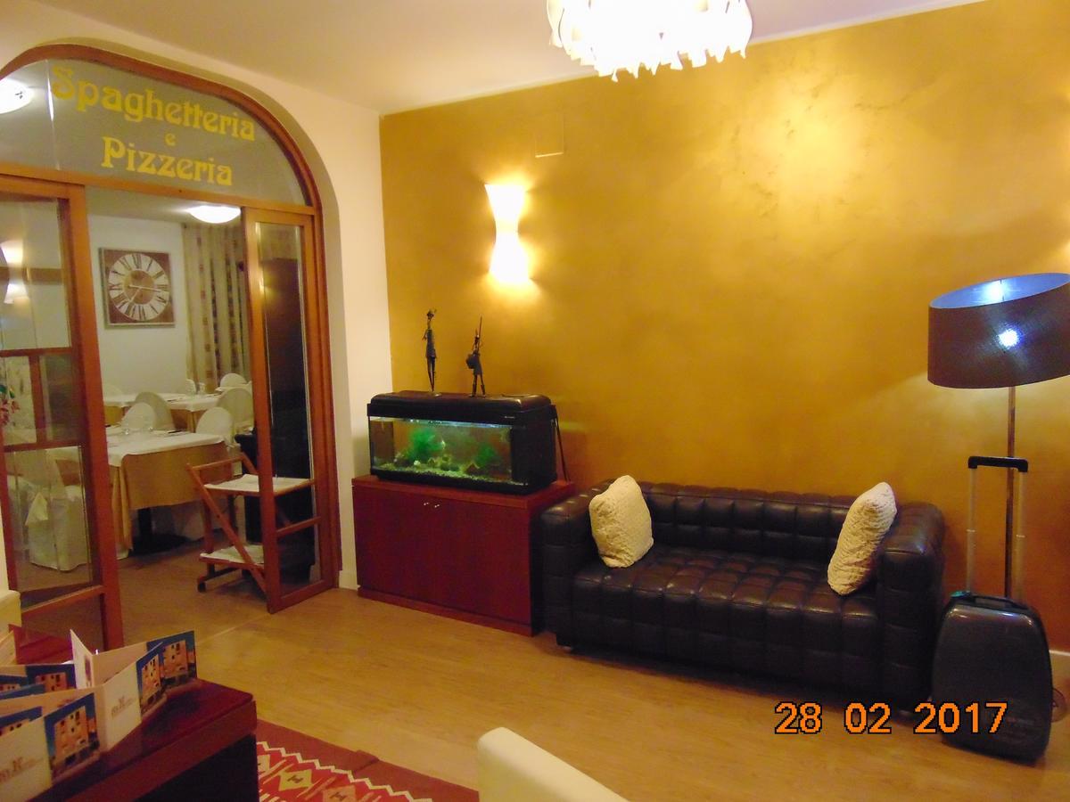 Hotel Mazzocchetti 치타 산트  안젤로 외부 사진